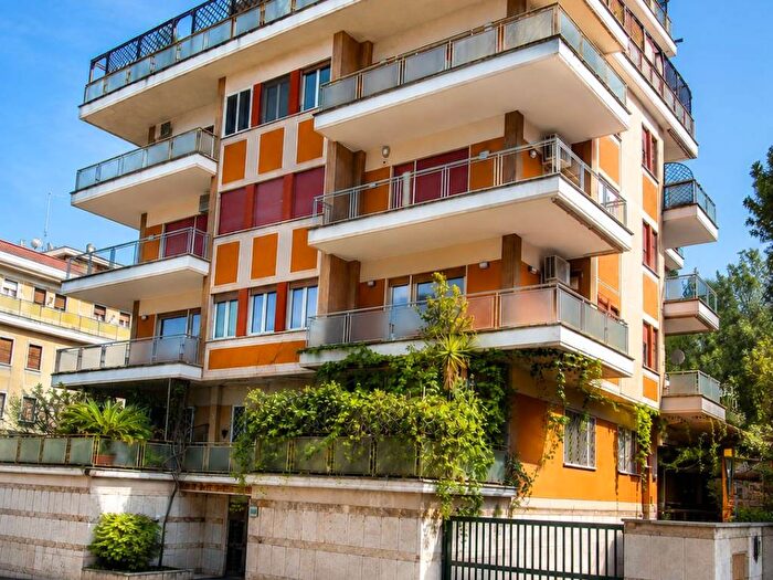 Appartamento trilocale in affitto in Via San Godenzo, Cassia San Godenzo, Roma