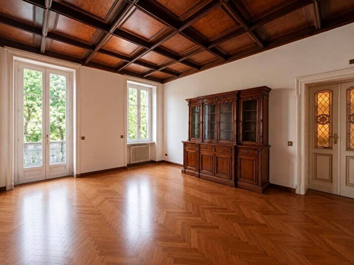Appartamento quadrilocale in affitto in Piazza Solferino, Piazza Solferino Corso Matteotti, Torino