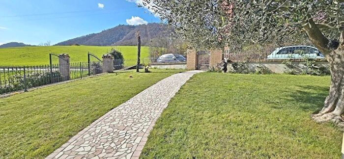 Casa con 6 locali in vendita in Via Nazionale Maranello, Maranello