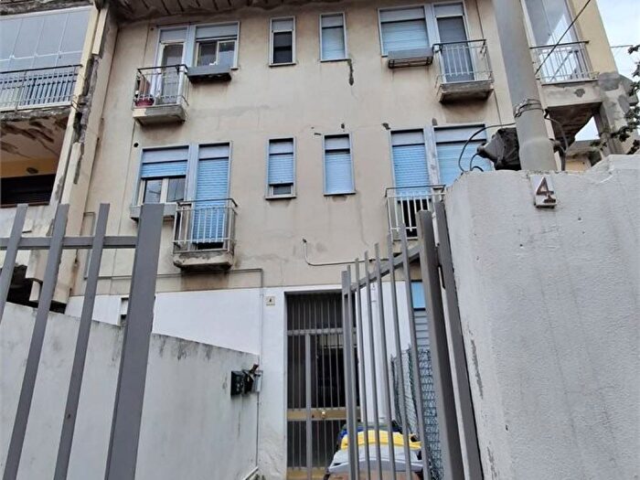 Appartamento trilocale in affitto in via sacra famiglia, Santa Lucia San Filippo, Messina