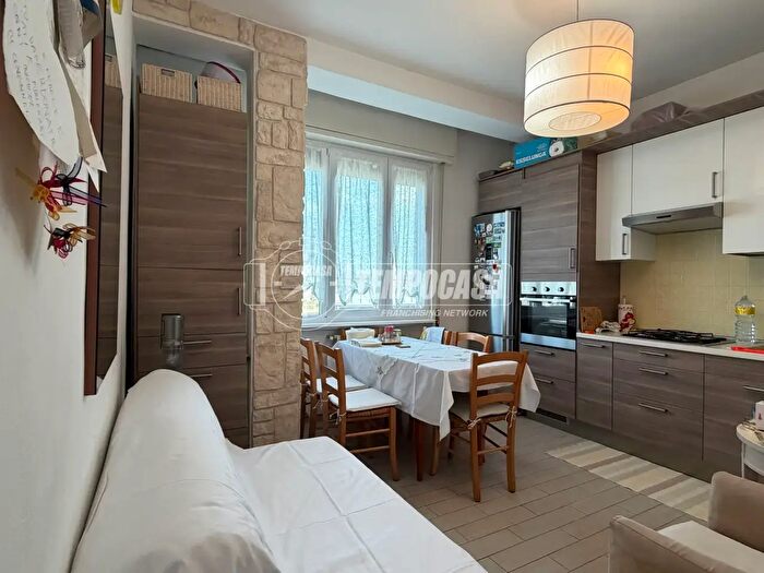 Appartamento trilocale in vendita in Via Arcangelo Corelli, Milano