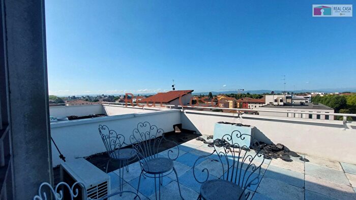 Appartamento monolocale in vendita in Via Giardini, Modena