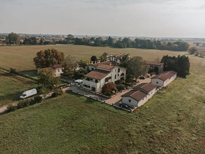 Appartamento bilocale in vendita in Via Parenza Alta, Borgo Virgilio