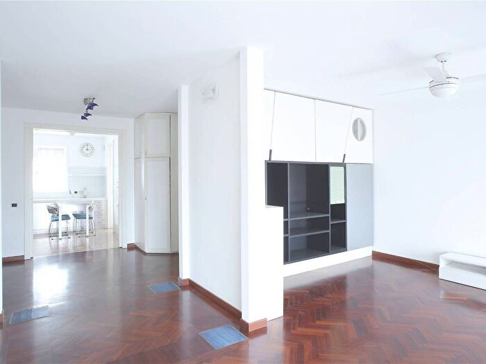 Appartamento trilocale in affitto in Via Adelaide Coari, Vigentino Fatima, Milano