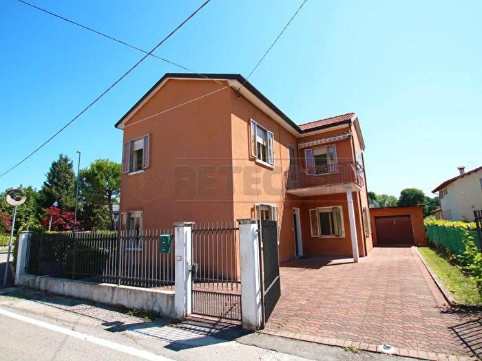 Casa con 8 locali in affitto in Vicenza