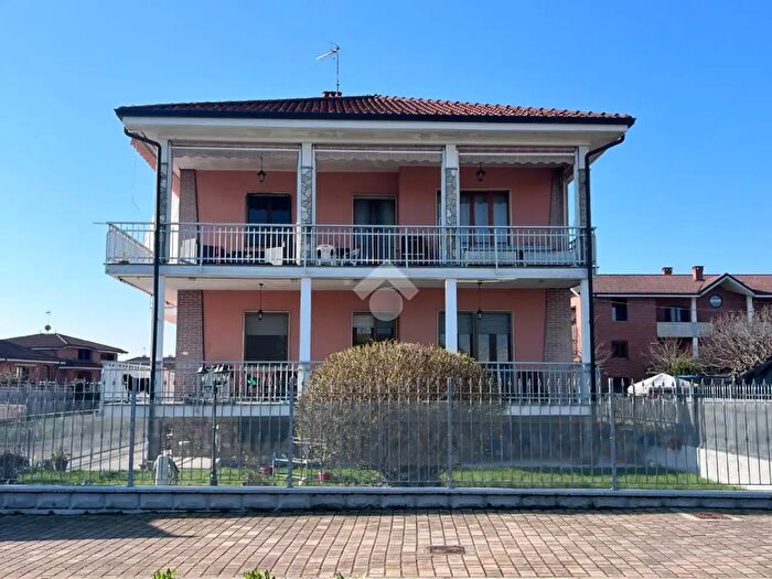 Appartamento con 5 locali in vendita in Via San Carlo, San Francesco Al Campo