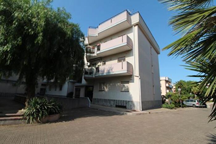 Appartamento quadrilocale in vendita in Via Giosuè Carducci, San Giorgio Ionico