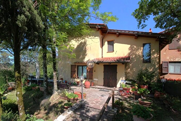 Casa con 6 locali in vendita in Via Poggio Conca, Vaglia