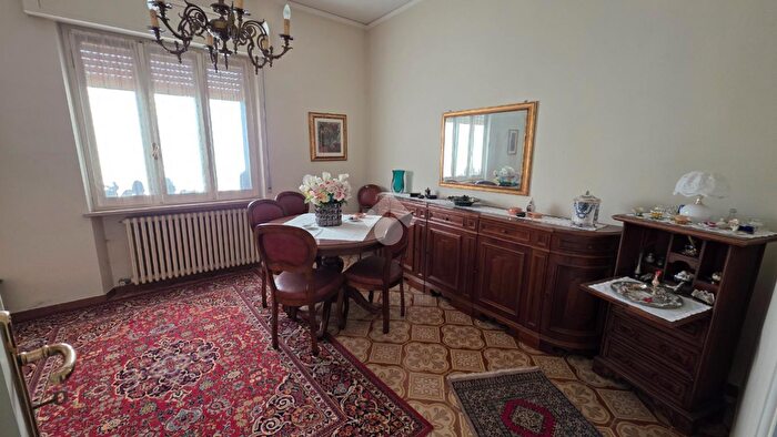 Appartamento trilocale in vendita in Via Giuseppe Mazzini, Valeggio Sul Mincio