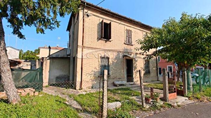 Casa quadrilocale in vendita in Viale Piceno, Fano