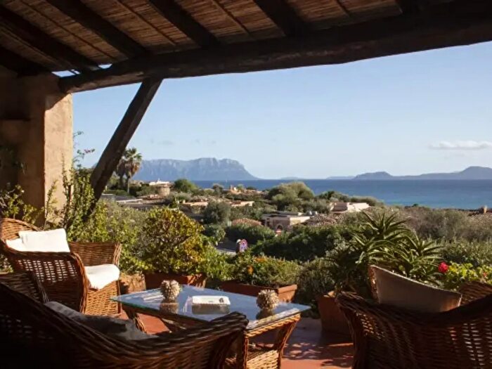 Casa con 6 locali in vendita in Golfo Aranci