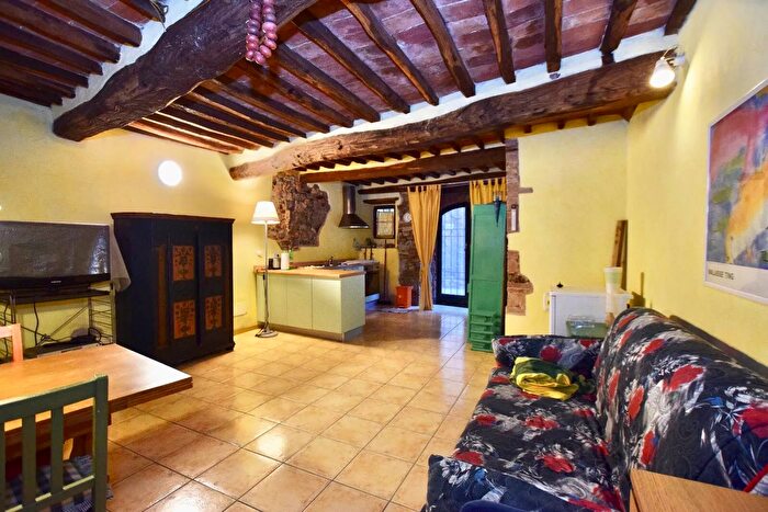 Casa trilocale in vendita in Campiglia Marittima Livorno, Campiglia Marittima