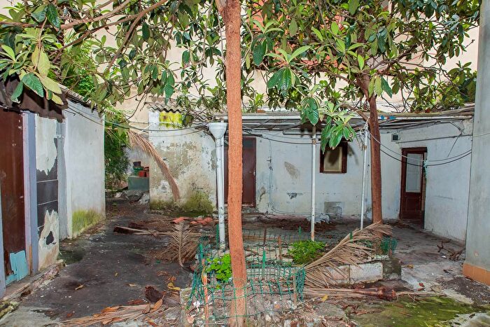 Casa con 6 locali in vendita in Catania