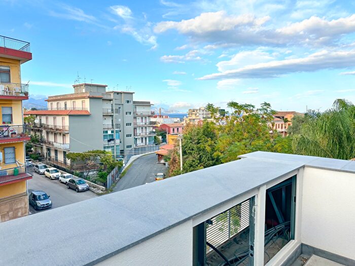 Appartamento quadrilocale in vendita in Via Zara b, Riposto