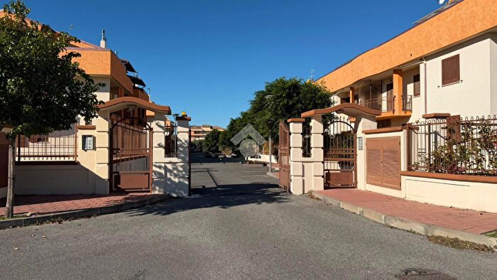 Appartamento quadrilocale in vendita in Via lGo Antonio Curia, CoriglianoRossano