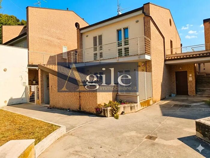 Appartamento con 5 locali in vendita in Via della Tartana, Acquaviva Picena