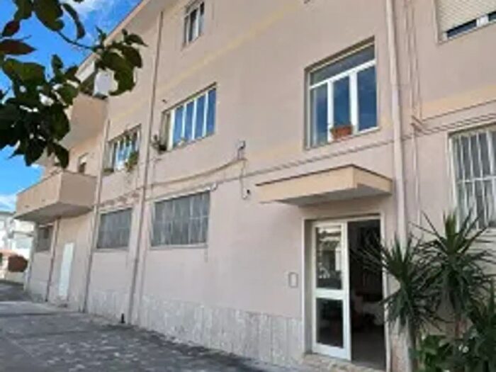 Appartamento trilocale in vendita in Traversa Migliaro, Salerno