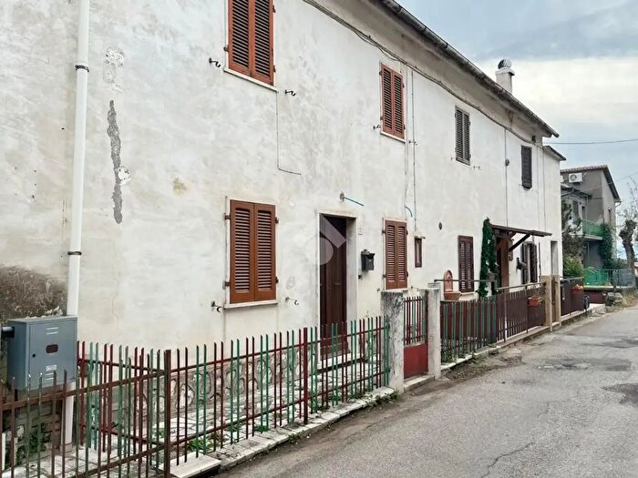 Appartamento trilocale in vendita in Via del Centenario, Lugnano In Teverina