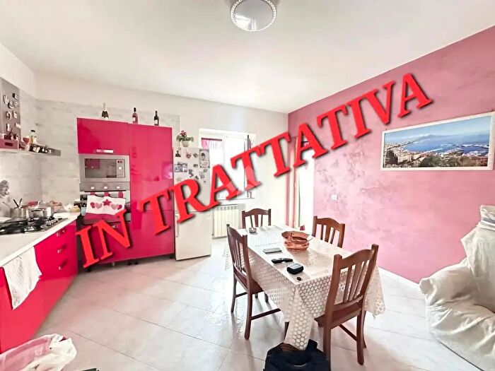 Appartamento trilocale in vendita in Via Capri, Casoria