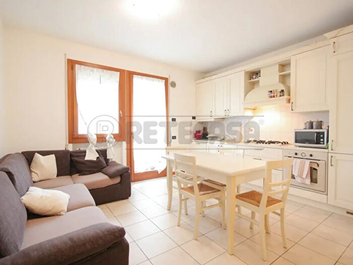 Appartamento trilocale in vendita in Via Stradone, Torri Di Quartesolo