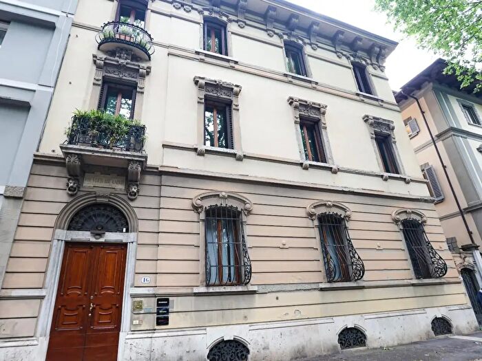Appartamento con 8 locali in vendita in Firenze