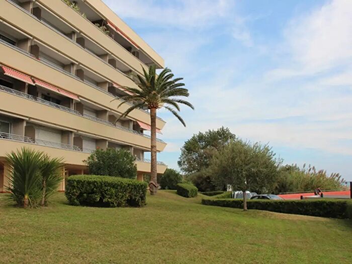 Appartamento bilocale in vendita in Lungomare Varaldo, Ventimiglia