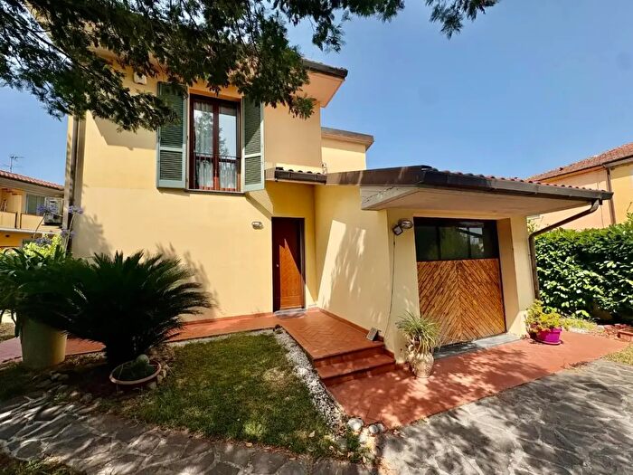 Casa con 6 locali in vendita in Casciana Terme Lari