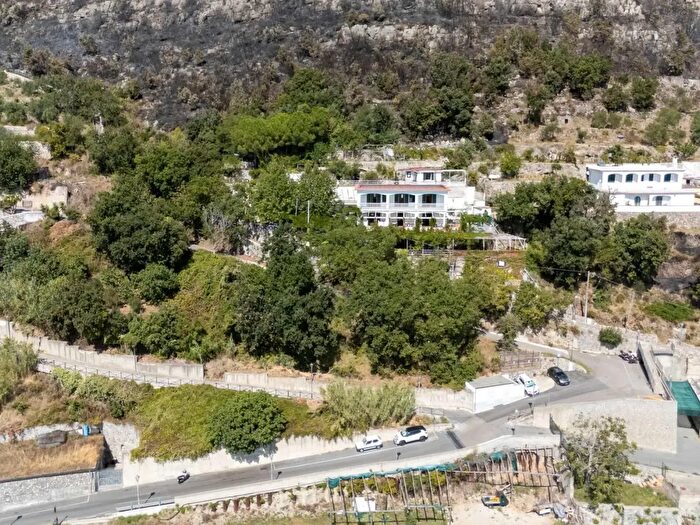 Casa con 7 locali in vendita in Amalfi