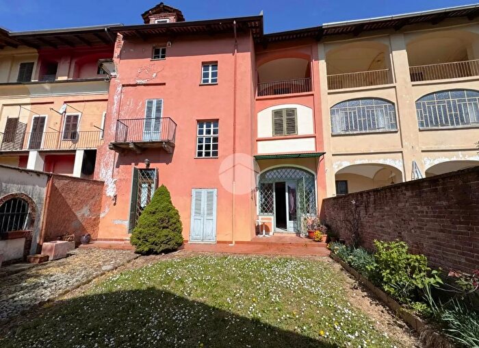 Casa con 11 locali in vendita in Via Roma, Ronco Biellese