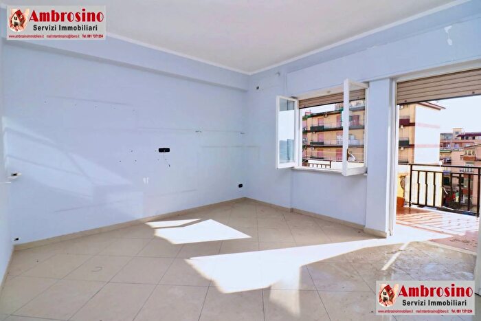 Appartamento quadrilocale in vendita in Via Atellana, Arzano