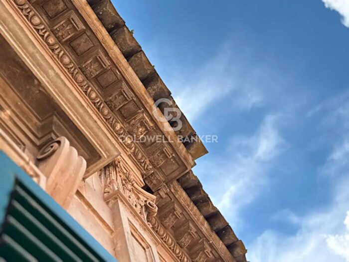 Appartamento quadrilocale in vendita in Via Coffa, Ragusa