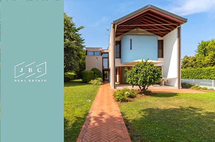 Casa con 5 locali in vendita in Via Fornase I Tronco, Oderzo