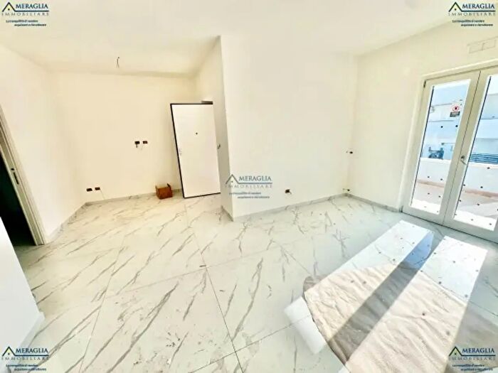 Appartamento trilocale in vendita in Via Madre Teresa di Calcutta, Parete