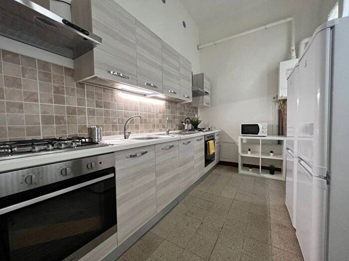 Appartamento con 6 locali in affitto in Via Jacopo Berengario, Centro Storico, Modena