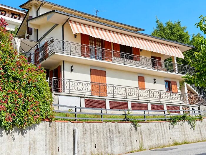 Casa con 12 locali in vendita in Marliana