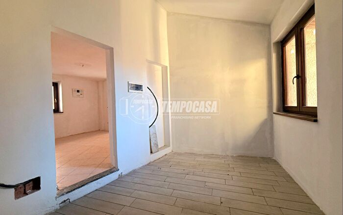 Casa con 6 locali in vendita in Via Imer Zona, Cossato