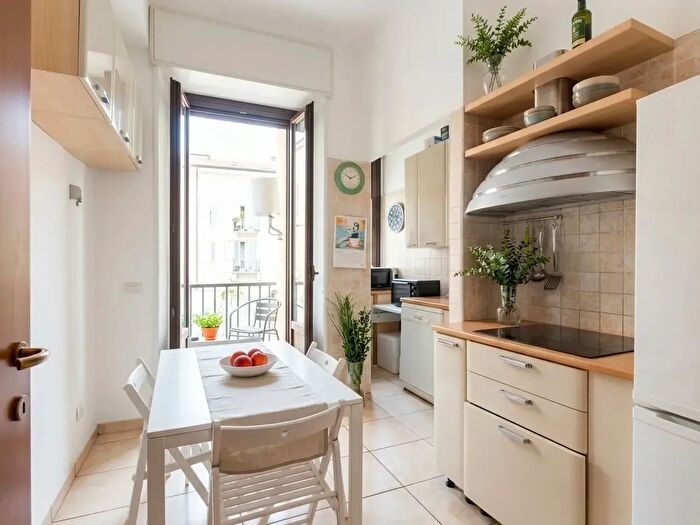 Appartamento quadrilocale in affitto in Viale Abruzzi, Milano