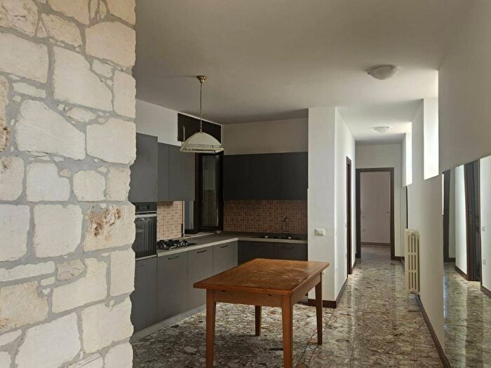 Appartamento con 5 locali in affitto in Stradella Della Racchetta, Centro Storico, Vicenza