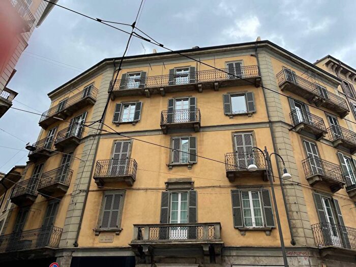 Appartamento bilocale in affitto in Via San Maurilio, Carrobbio, Milano