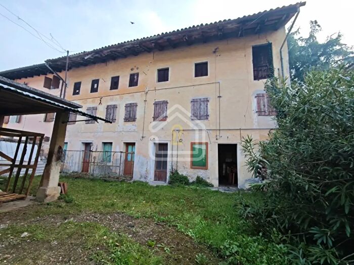 Casa con 7 locali in vendita in Via Canale Secondo, Codroipo