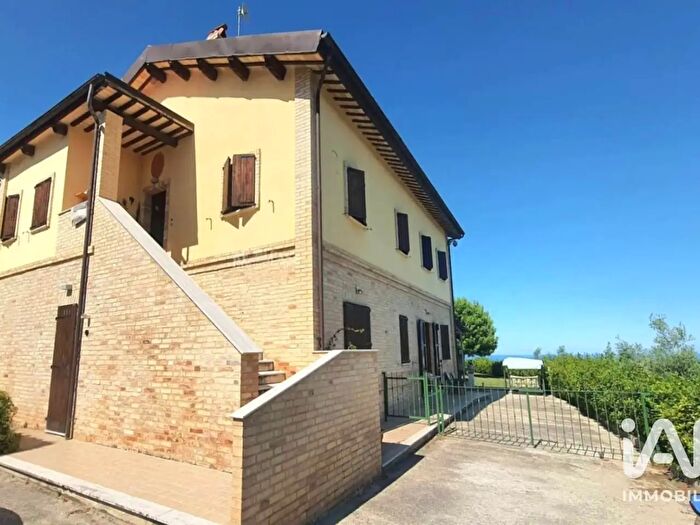 Appartamento con 9 locali in vendita in Frazione Contrada Petrella, Ripatransone