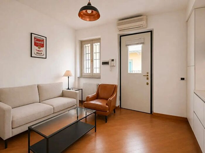 Appartamento bilocale in vendita in Via De Amicis, Milano