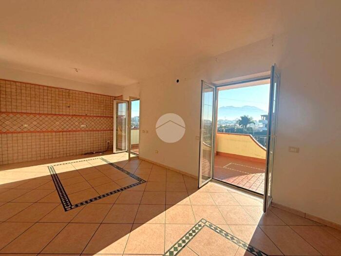 Appartamento trilocale in affitto in Via plazziello, Centro, Volla