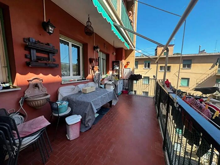 Appartamento con 10 locali in vendita in Corso Luigi Andrea Martinetti, Genova