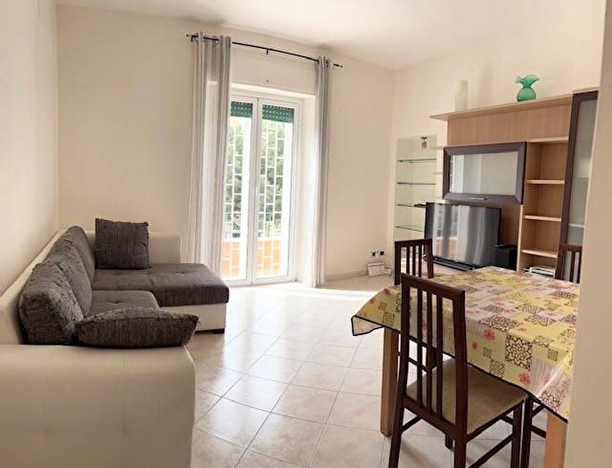 Appartamento trilocale in affitto in Via Tuscolana, Arco di Travertino, Roma