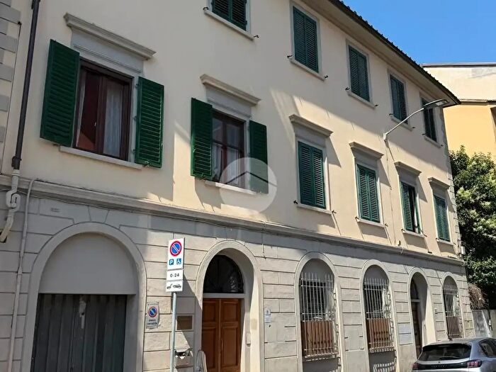 Appartamento con 5 locali in vendita in Via delle Ghiacciaie, Firenze