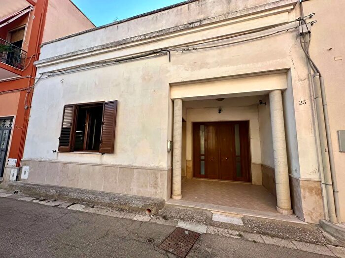 Casa con 7 locali in vendita in San Donato Di Lecce