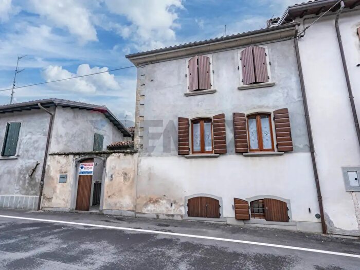 Casa bilocale in vendita in Via Garibaldi, Galeata