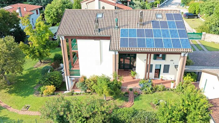 Casa con 5 locali in vendita in Via Monte Cecilia, Baone