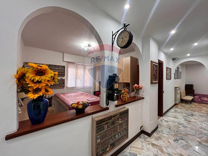 Appartamento con 6 locali in vendita in Chiavari